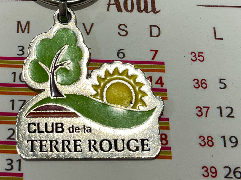 Porte-clé en métal "Club de la Terre Rouge"